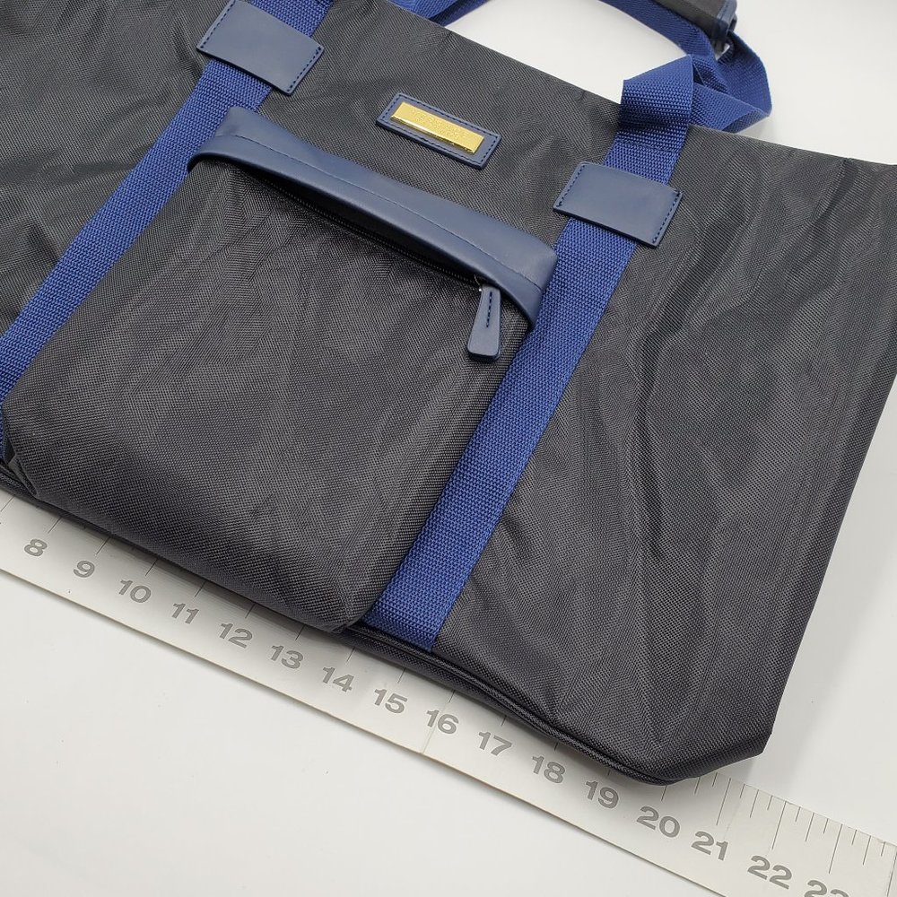 Versace Parfums Duffel Bag - NWOT - Picture 12 of 16